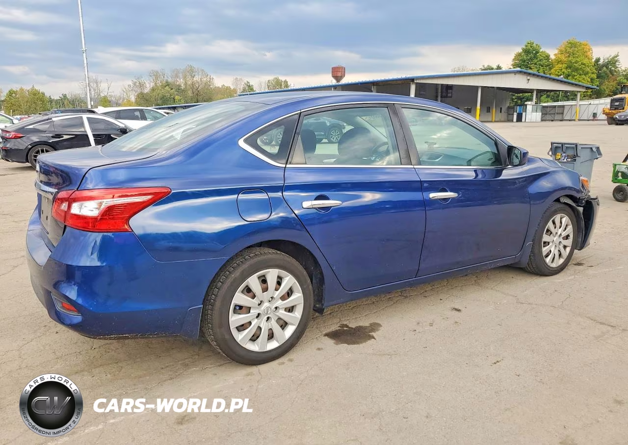 2018 Nissan Sentra S VIN:3N1AB7AP2JY335967 - 3
