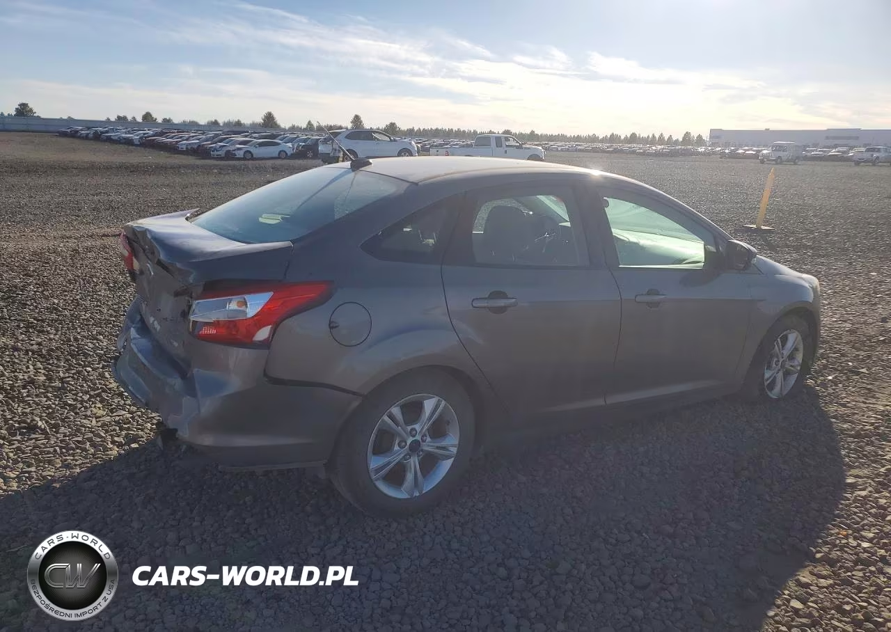 2014 Ford Focus Se VIN:1FADP3F21EL272043 - 3