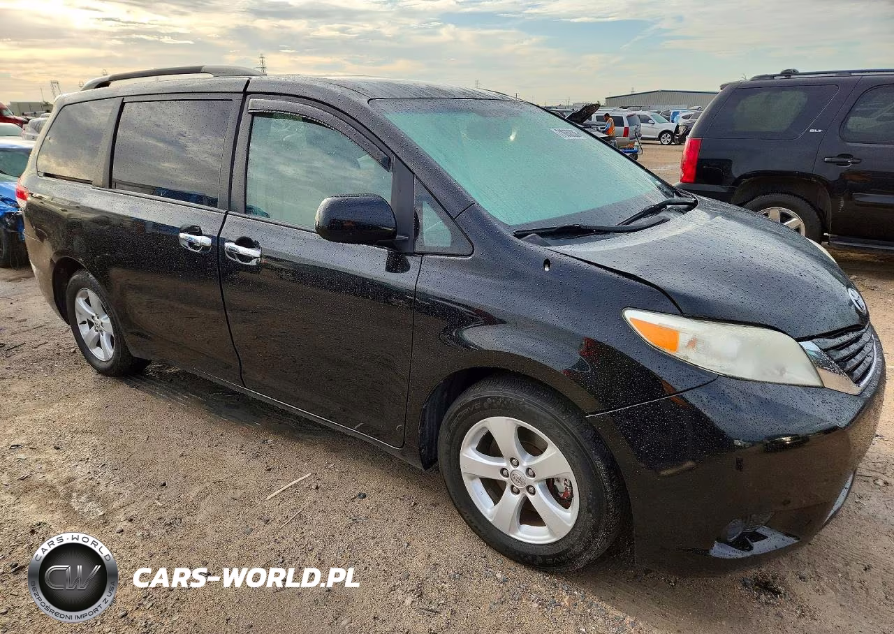 2014 Toyota Sienna Le VIN:5TDKK3DC2ES496819 - 4