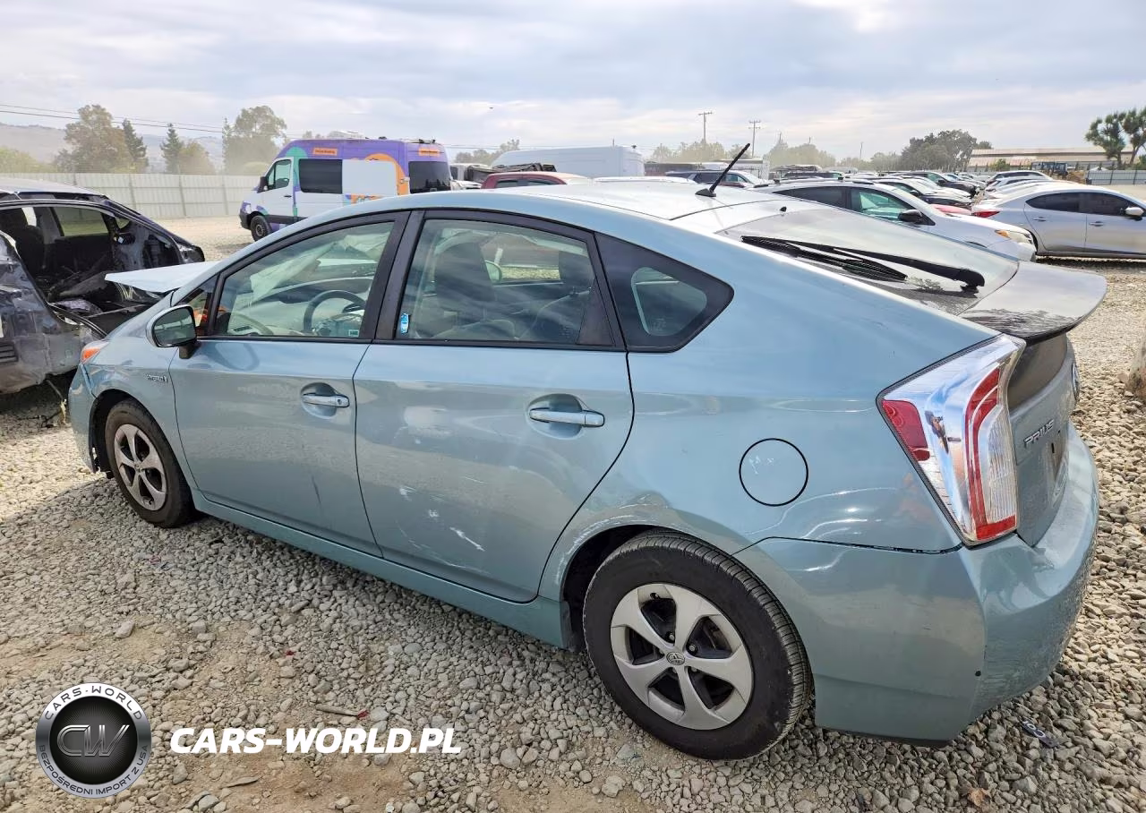 2015 Toyota Prius Two VIN:JTDKN3DU6F1996853 - 2