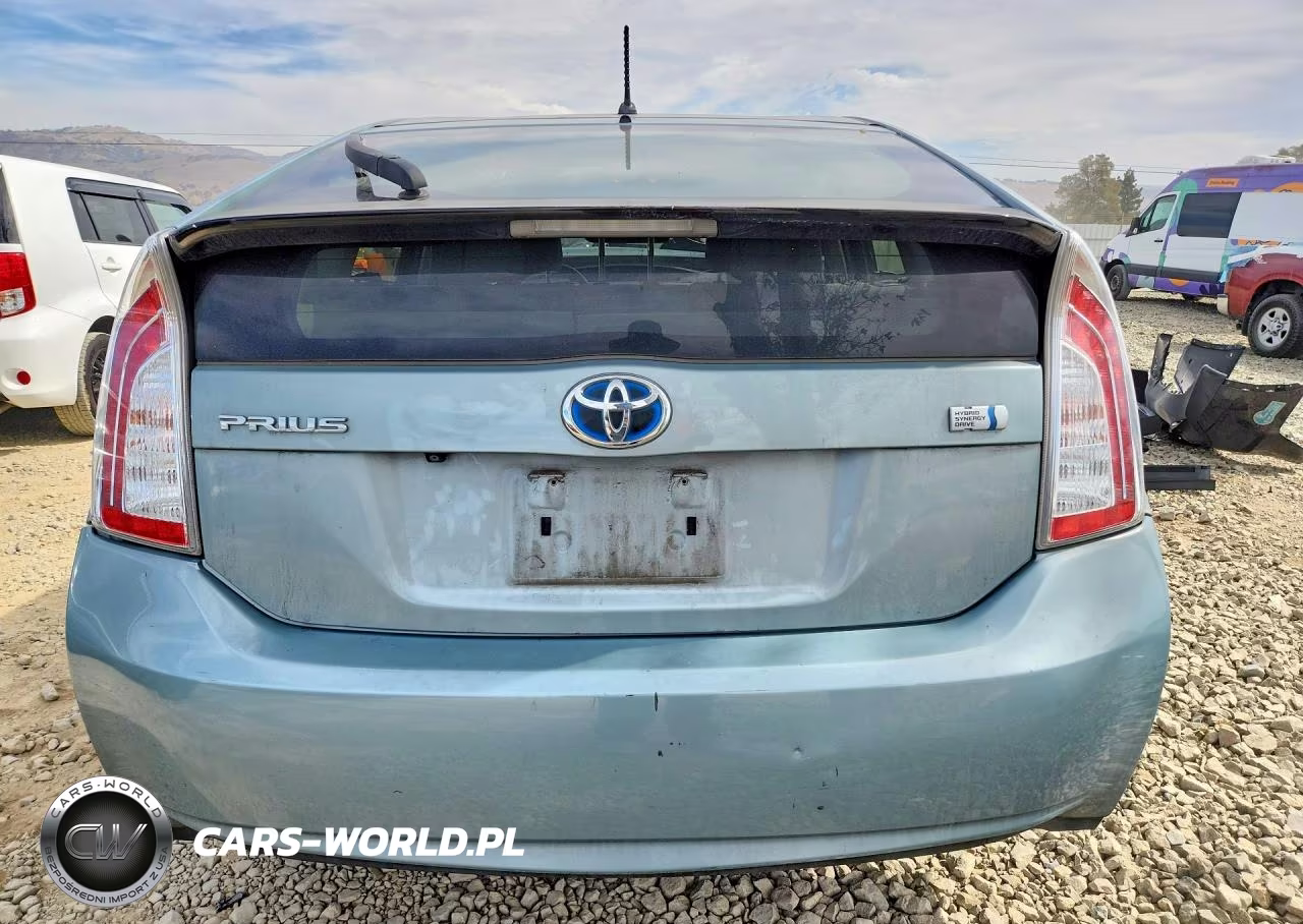 2015 Toyota Prius Two VIN:JTDKN3DU6F1996853 - 6