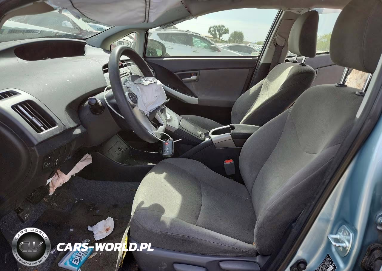 2015 Toyota Prius Two VIN:JTDKN3DU6F1996853 - 7