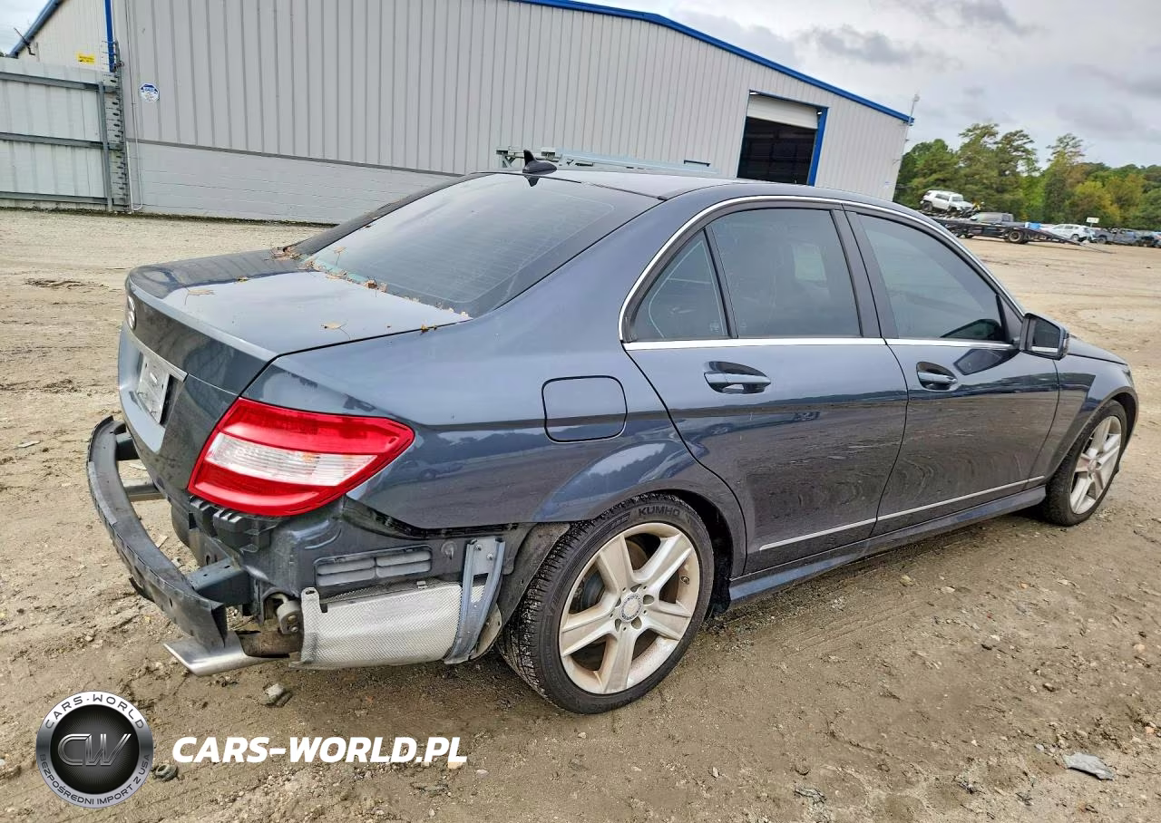 2010 Mercedes-Benz C 300 VIN:WDDGF5EB9AA401360 - 3