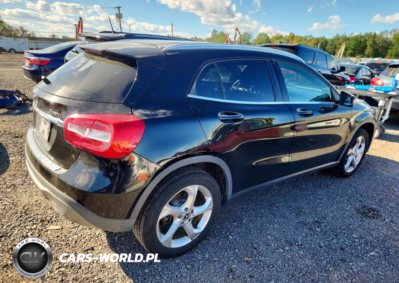 2018 Mercedes-Benz Gla 250 4Matic VIN:WDCTG4GB9JJ519769 - 3