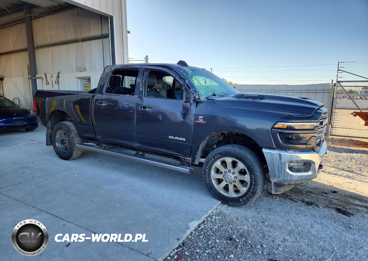 2025 Ram 2500 Laramie VIN:3C63R5FL3SG553054 - 4