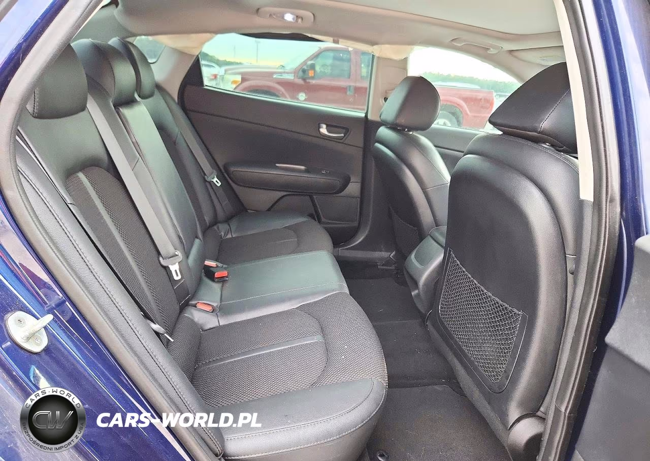 2019 Kia Optima S VIN:5XXGT4L35KG361499 - 10