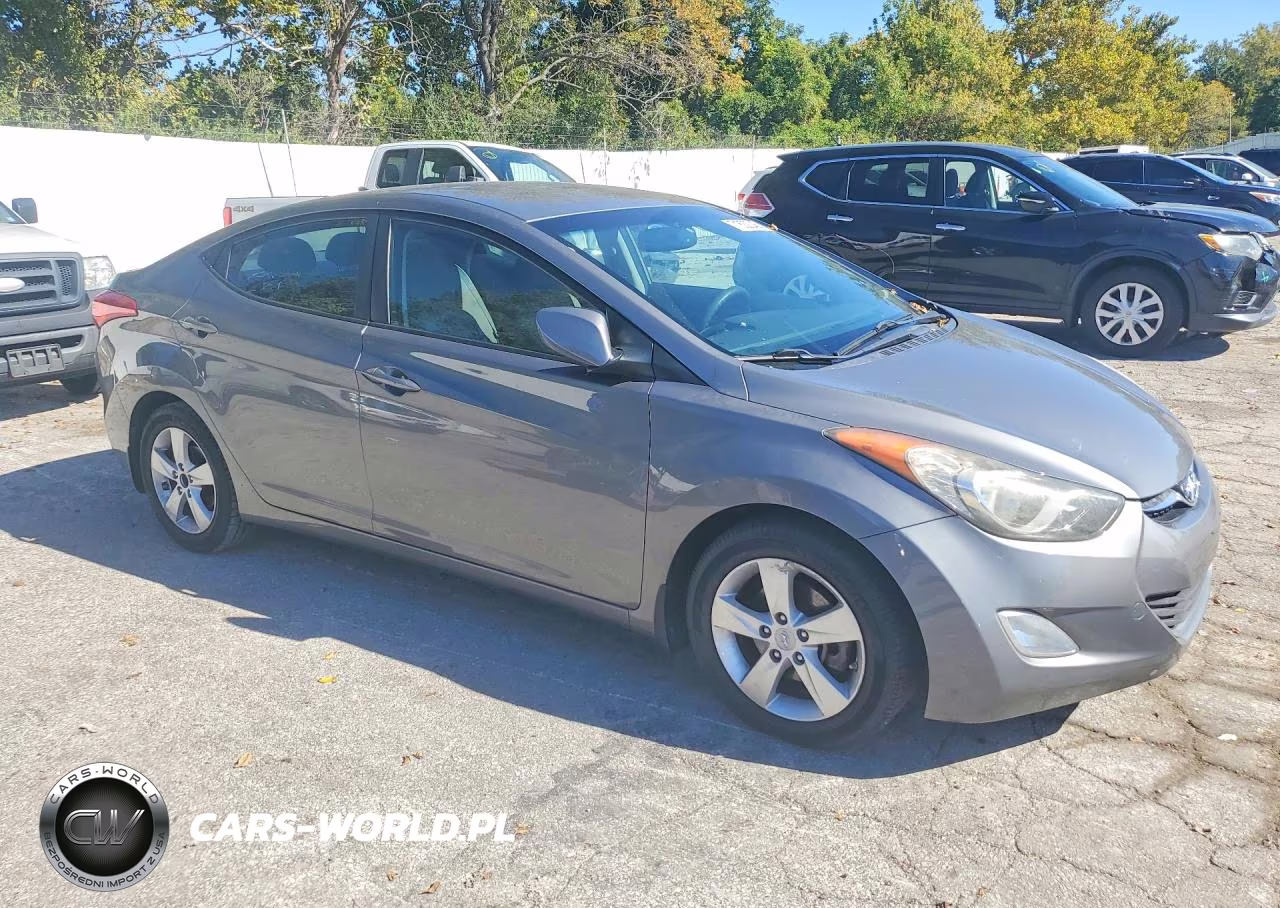 2013 Hyundai Elantra Gls VIN:5NPDH4AE2DH262042 - 4