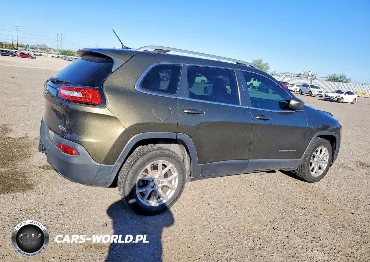 2014 Jeep Cherokee Latitude VIN:1C4PJLCS3EW262223 - 3