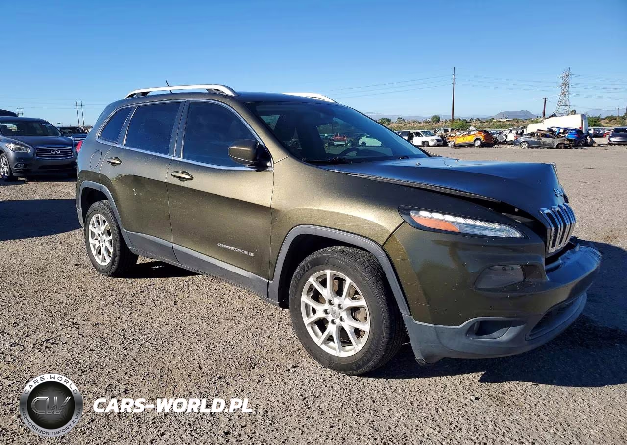2014 Jeep Cherokee Latitude VIN:1C4PJLCS3EW262223 - 4