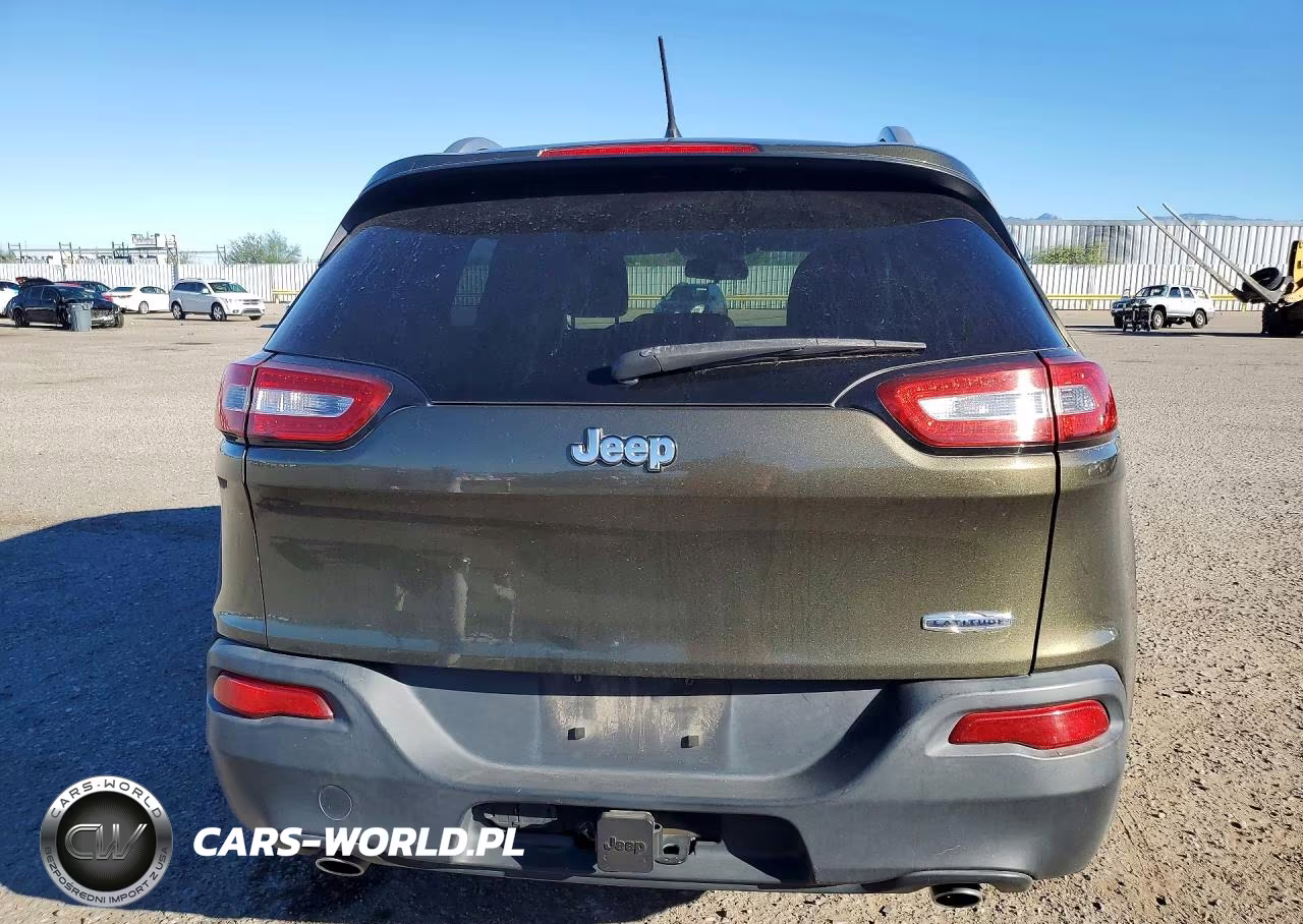 2014 Jeep Cherokee Latitude VIN:1C4PJLCS3EW262223 - 6