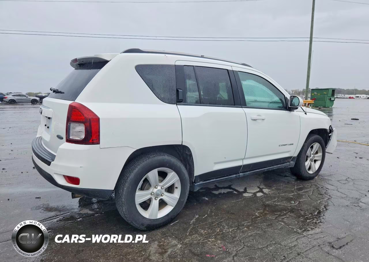 2016 Jeep Compass Latitude VIN:1C4NJCEA0GD628147 - 3