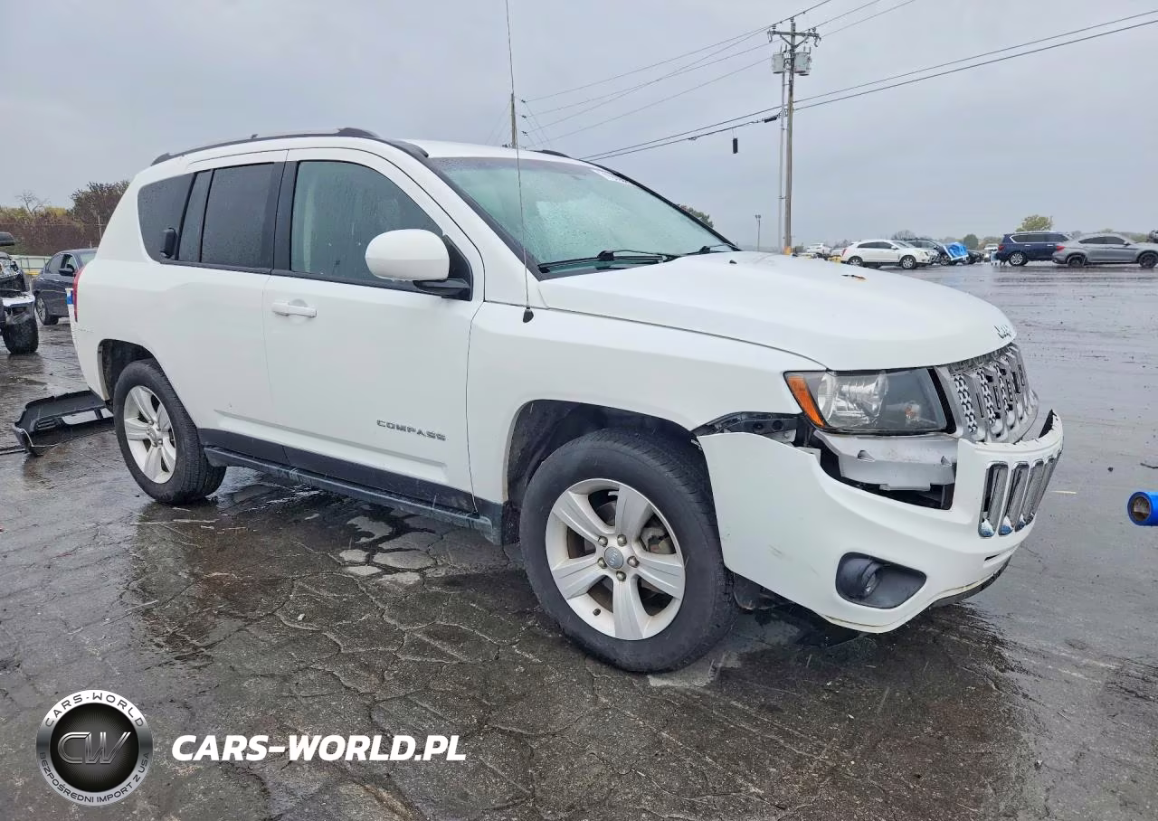 2016 Jeep Compass Latitude VIN:1C4NJCEA0GD628147 - 4