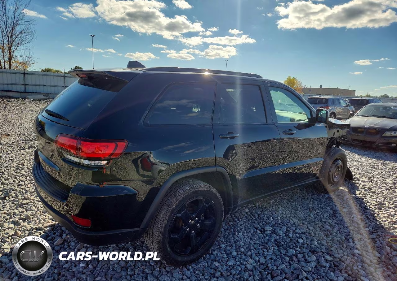 2020 Jeep Grand Cherokee Laredo VIN:1C4RJFAG8LC134647 - 3