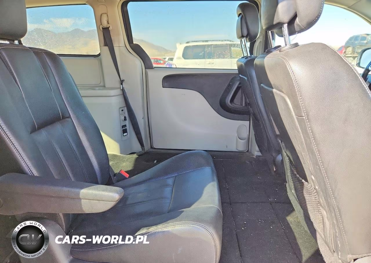 2014 Chrysler Town & Country Touring VIN:2C4RC1BG6ER441076 - 11