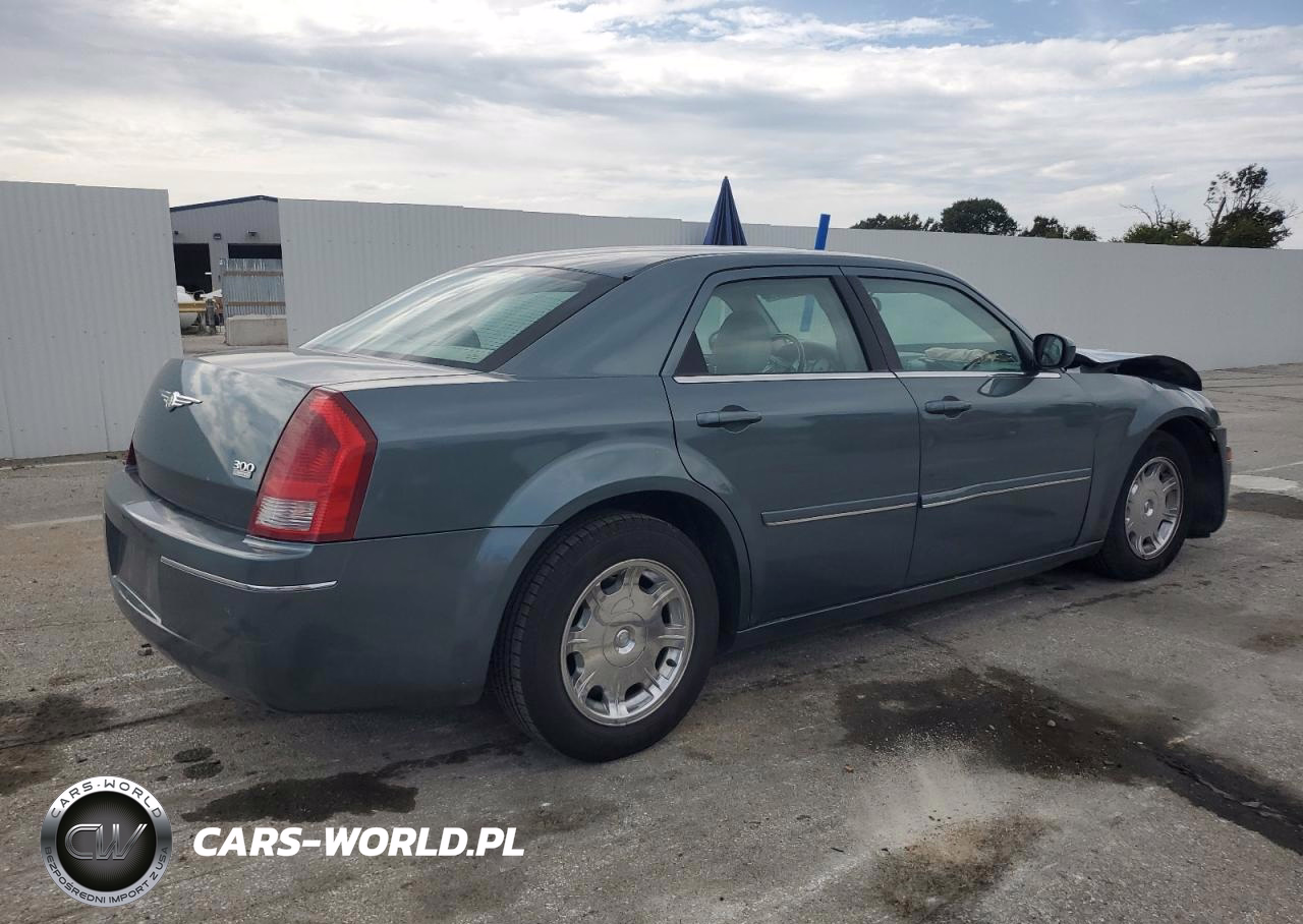 2005 Chrysler 300 Touring VIN:2C3AA53GX5H153516 - 3