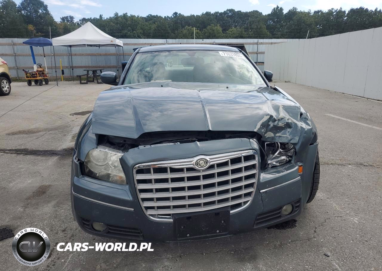 2005 Chrysler 300 Touring VIN:2C3AA53GX5H153516 - 5