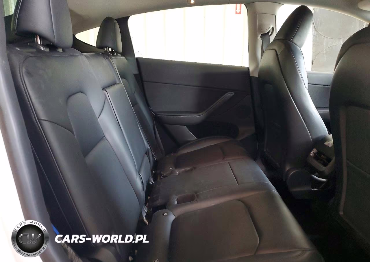2023 Tesla Model Y VIN:7SAYGDEE3PA100776 - 11