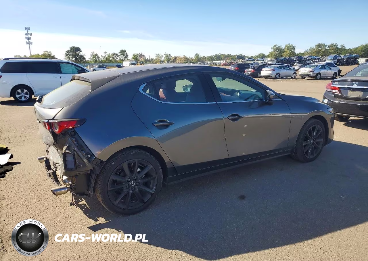 2026 Mazda 3 Premium VIN:JM1BPAML0T1857173 - 3
