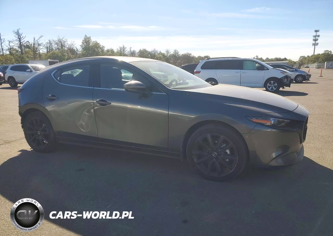 2026 Mazda 3 Premium VIN:JM1BPAML0T1857173 - 4