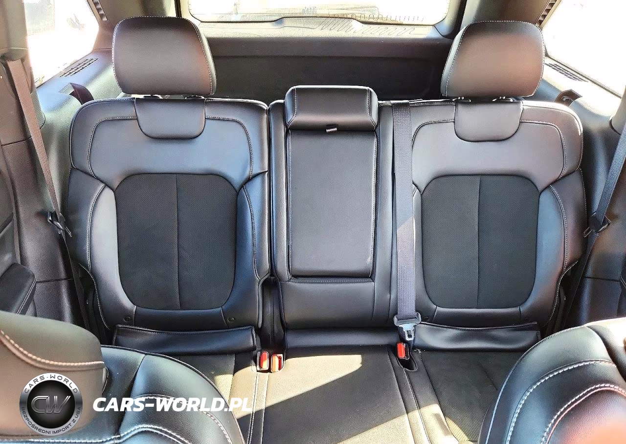 2025 Jeep Grand Cherokee Laredo VIN:1C4RJHAG5SC325100 - 10
