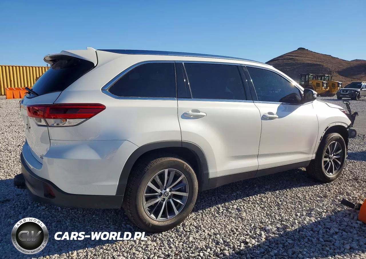 2019 Toyota Highlander Xle VIN:5TDKZRFHXKS341745 - 3