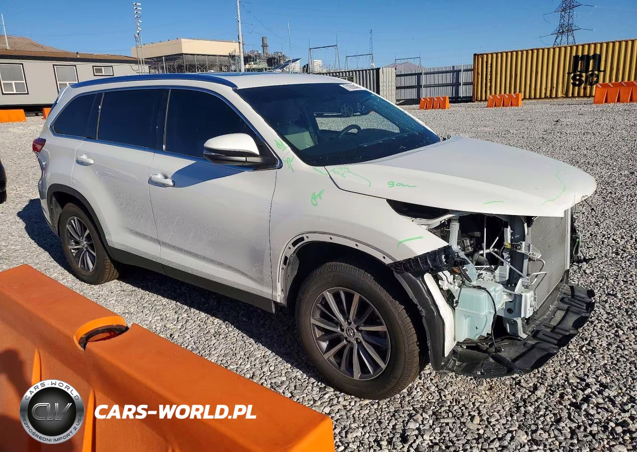 2019 Toyota Highlander Xle VIN:5TDKZRFHXKS341745 - 4