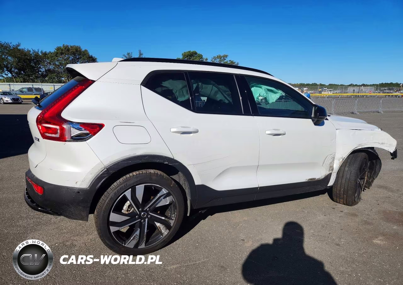 2026 Volvo Xc40 Plus VIN:YV4L12UCXT2790150 - 3