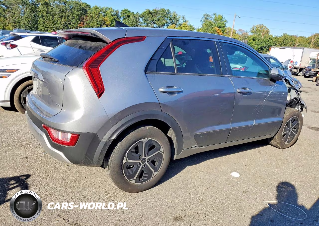 2026 Kia Niro Lx VIN:KNDCP3LEXT5325926 - 3