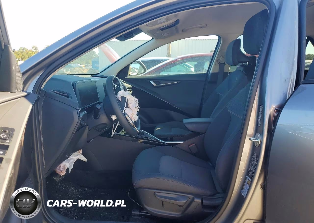 2026 Kia Niro Lx VIN:KNDCP3LEXT5325926 - 7