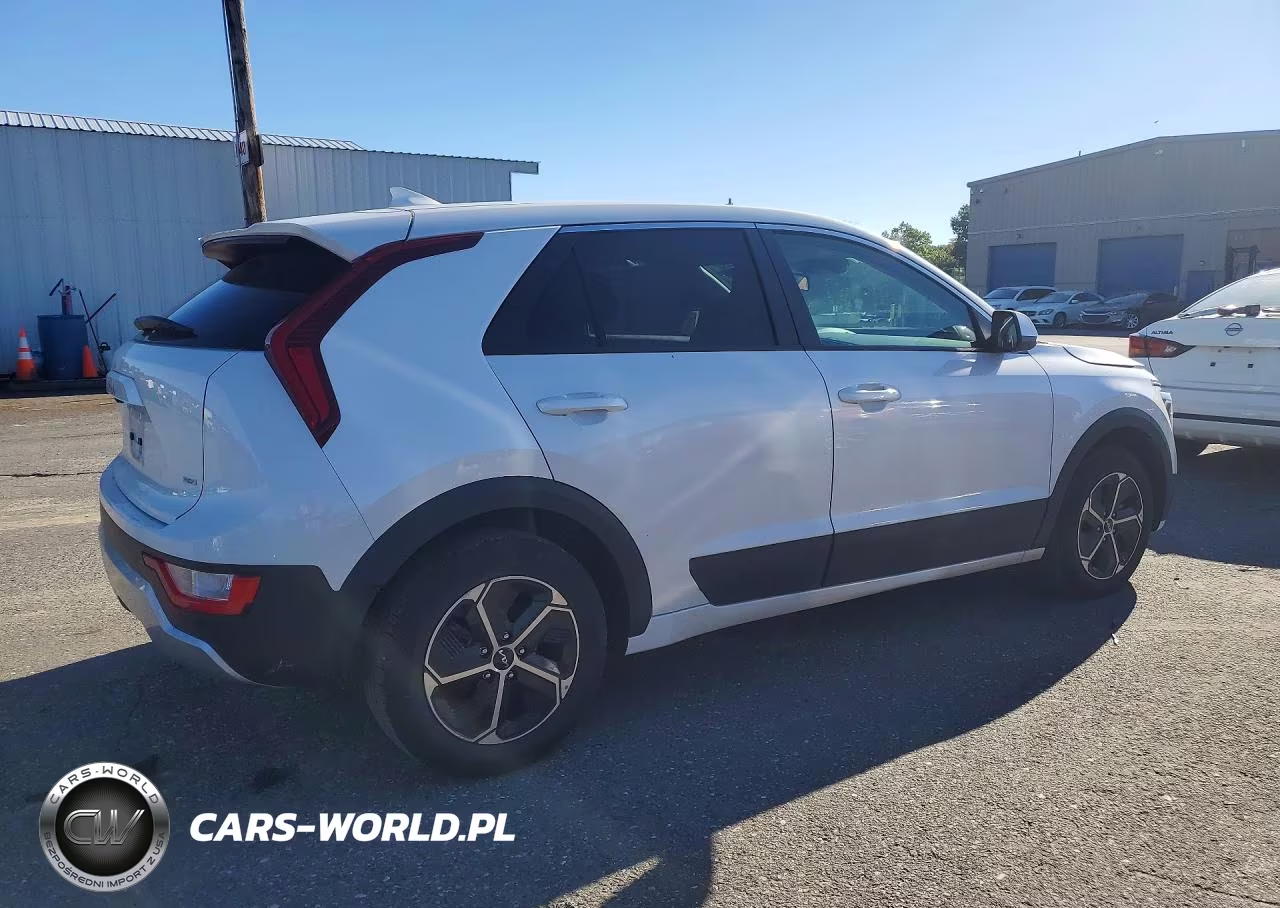 2026 Kia Niro Lx VIN:KNDCP3LE5T5329043 - 3