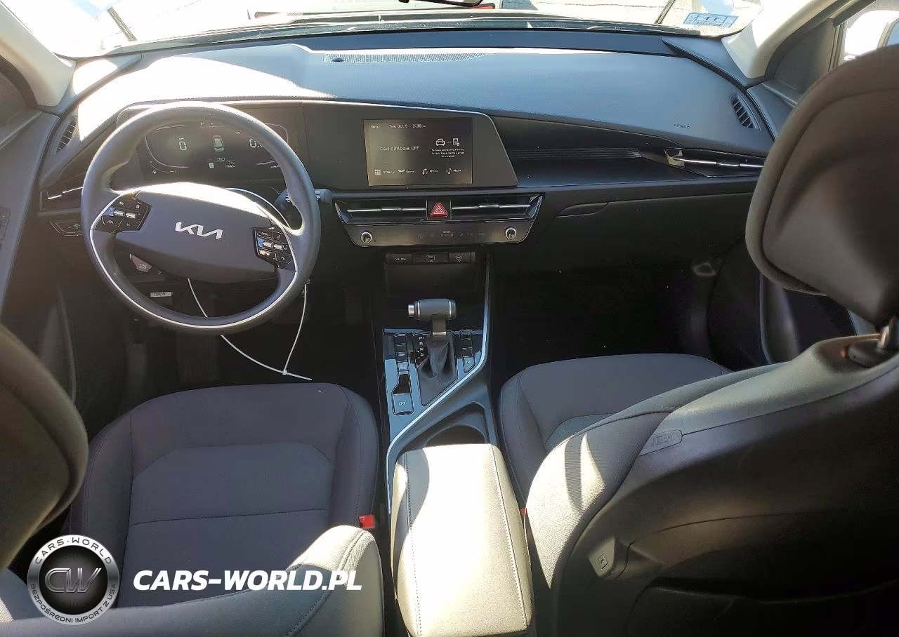 2026 Kia Niro Lx VIN:KNDCP3LE5T5329043 - 8