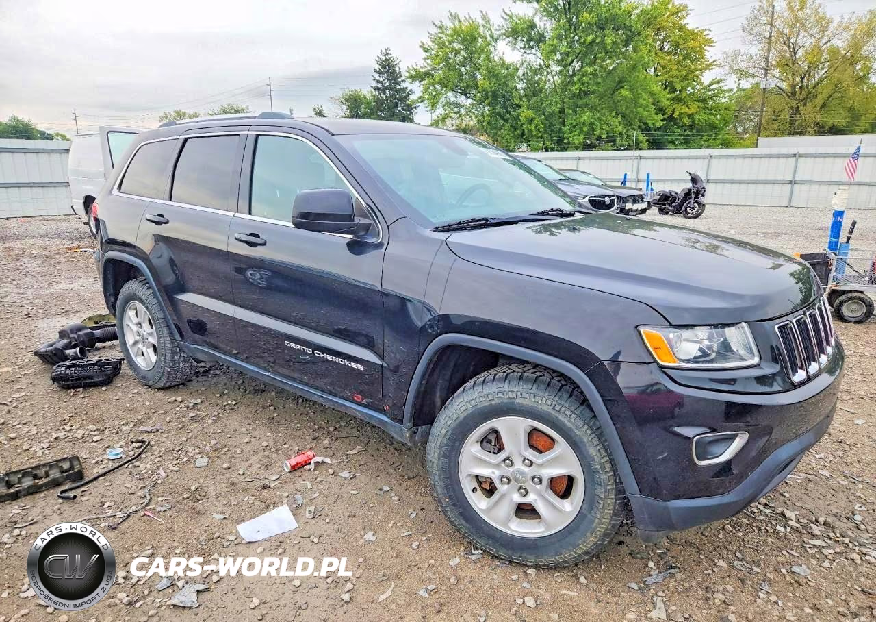 2015 Jeep Grand Cherokee Laredo VIN:1C4RJFAG6FC897433 - 4