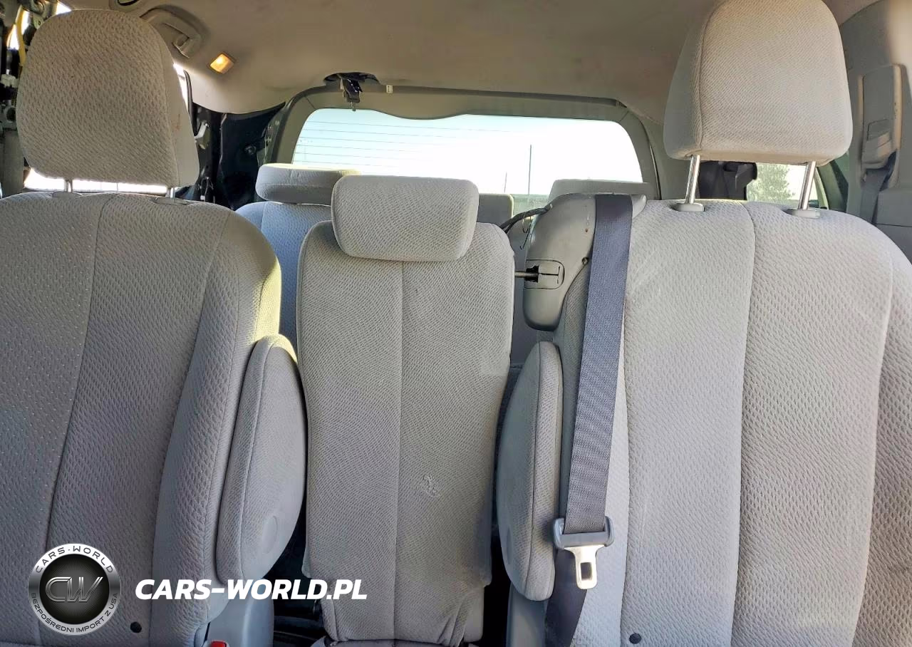 2011 Toyota Sienna Le VIN:5TDKK3DC7BS170350 - 10