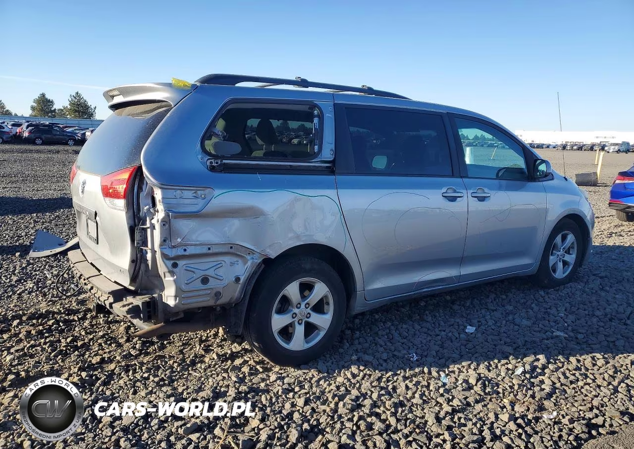 2011 Toyota Sienna Le VIN:5TDKK3DC7BS170350 - 3