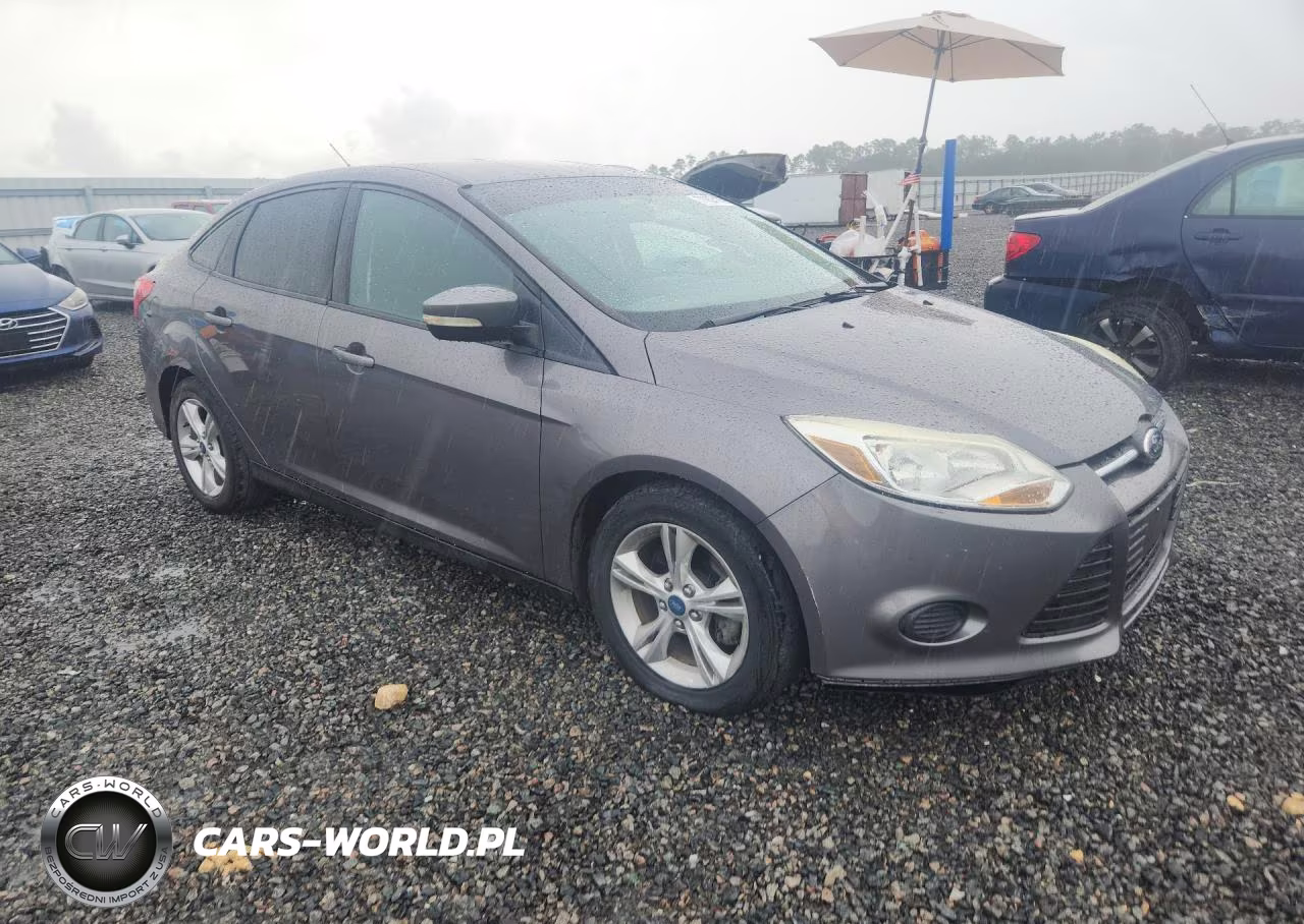 2013 Ford Focus Se VIN:1FADP3F22DL115877 - 4