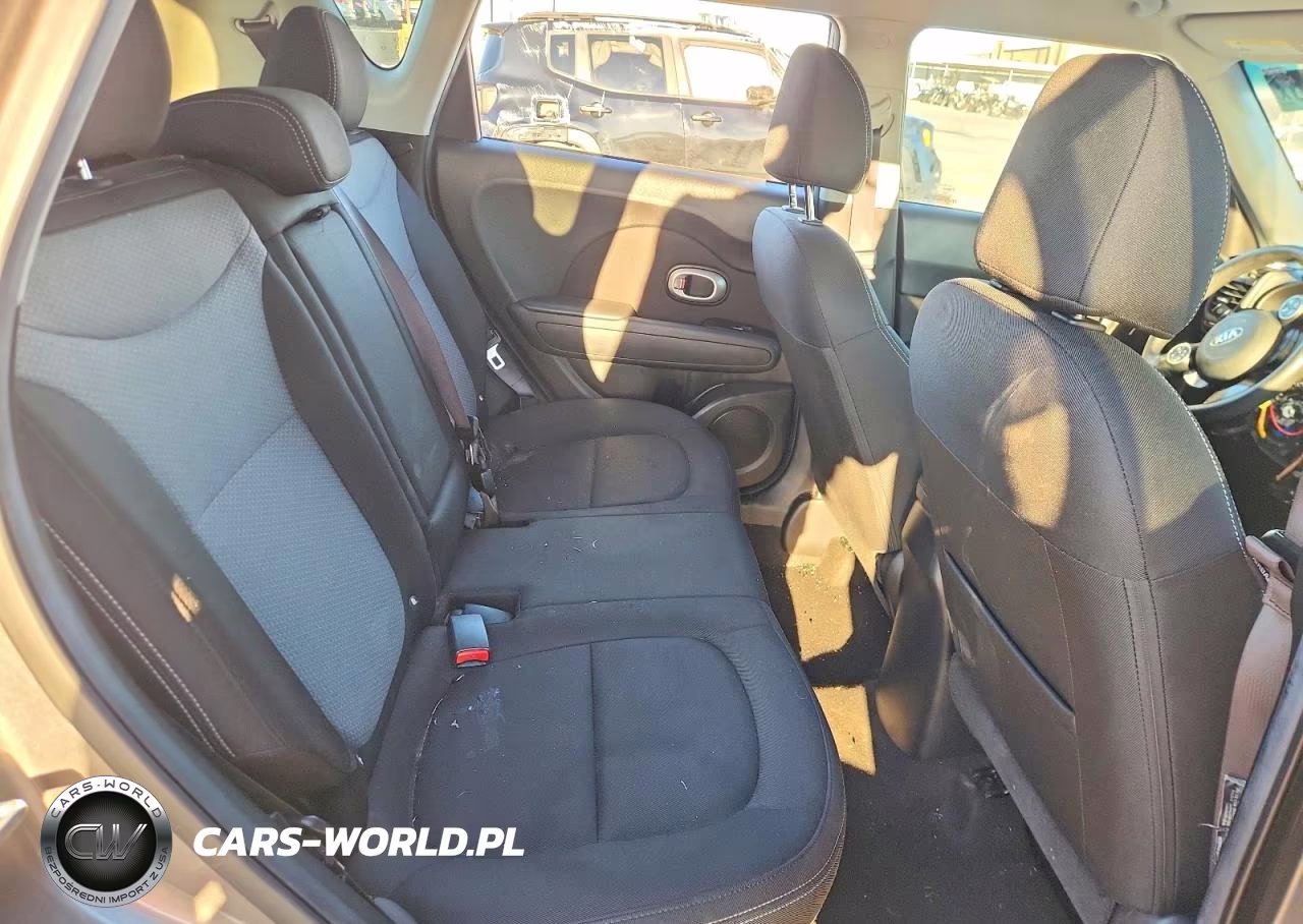 2017 Kia Soul + VIN:KNDJP3A51H7428125 - 11