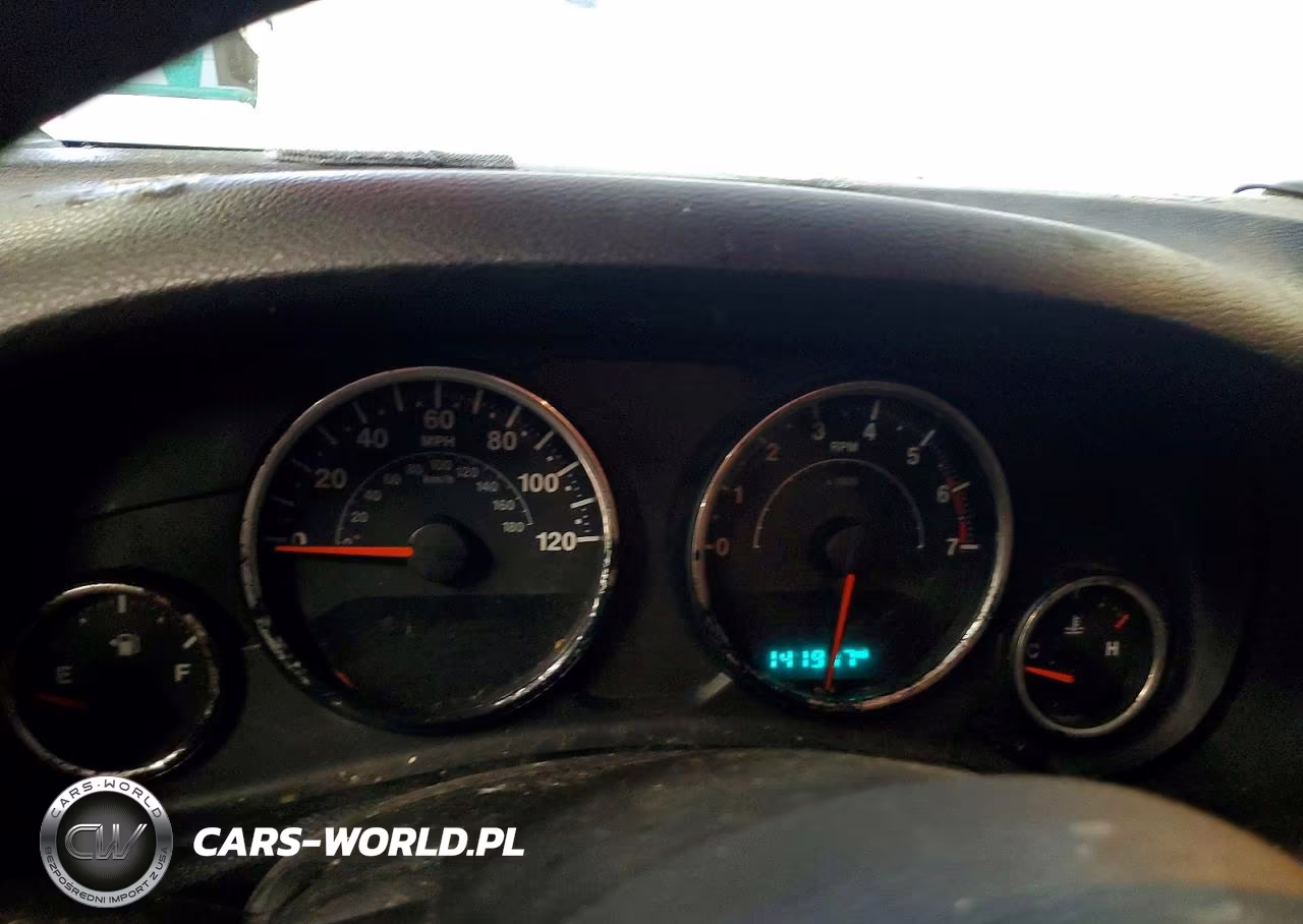 2015 Jeep Wrangler Unlimited Sahara VIN:1C4HJWEG5FL621671 - 9
