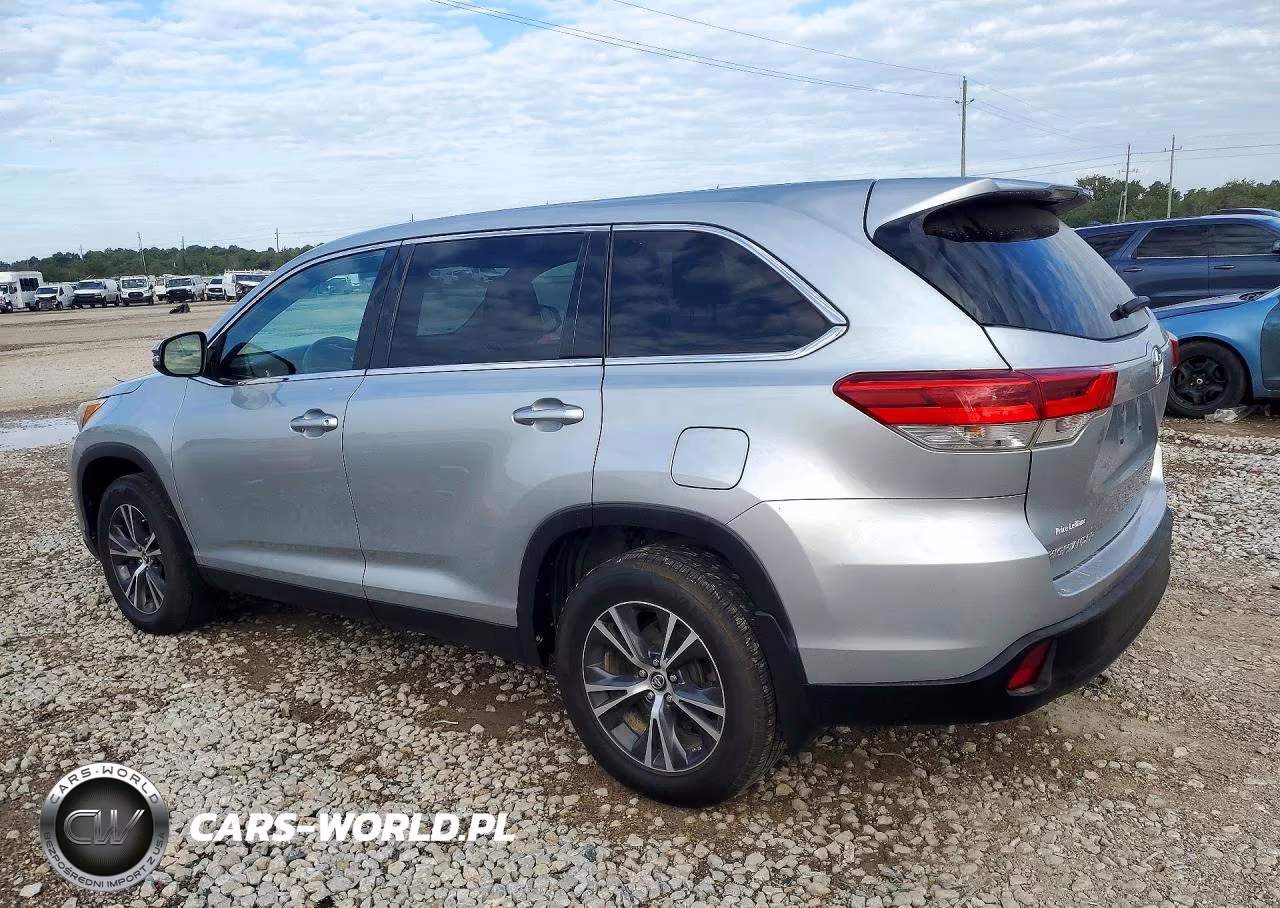 2019 Toyota Highlander Le VIN:5TDBZRFHXKS961981 - 2