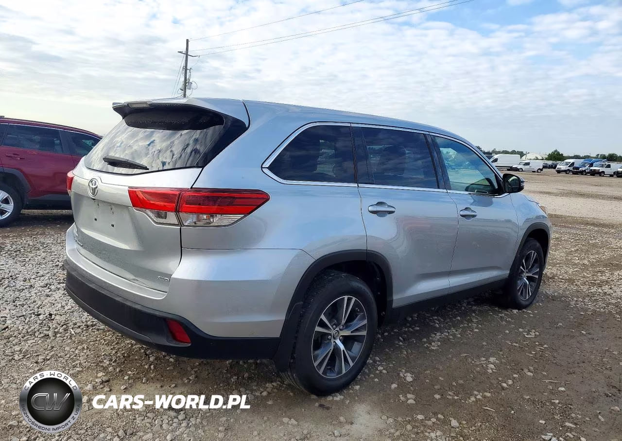 2019 Toyota Highlander Le VIN:5TDBZRFHXKS961981 - 3