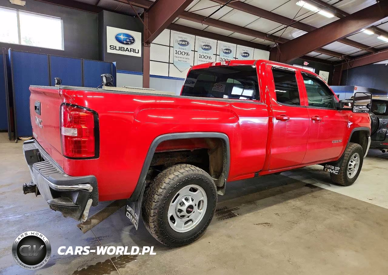 2018 GMC Sierra K2500 Heavy Duty VIN:1GT22REG3JZ236295 - 3