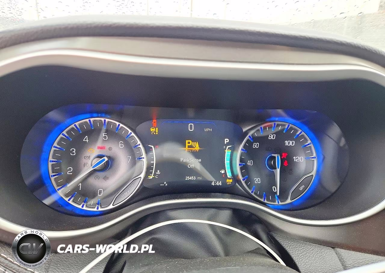 2024 Chrysler Pacifica Touring L VIN:2C4RC1BG2RR204347 - 9