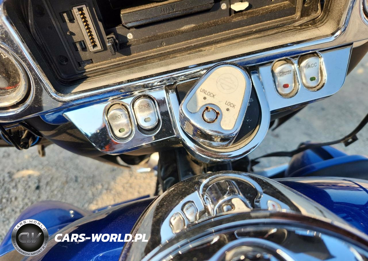 2008 Harley-Davidson Flhtcui VIN:1HD1FC4178Y642279 - 8