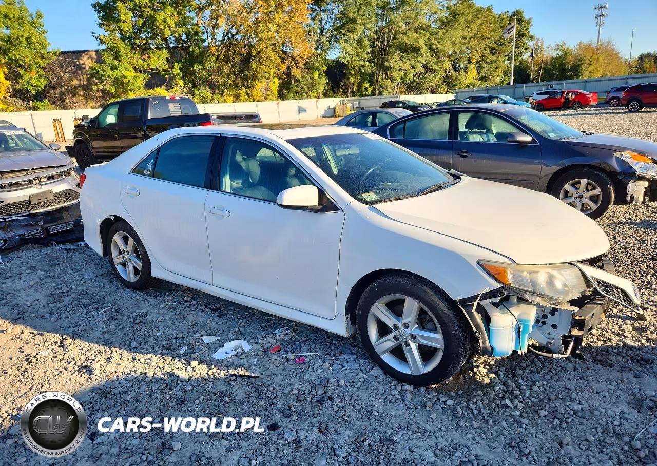 2013 Toyota Camry Se VIN:4T1BF1FK3DU696403 - 4
