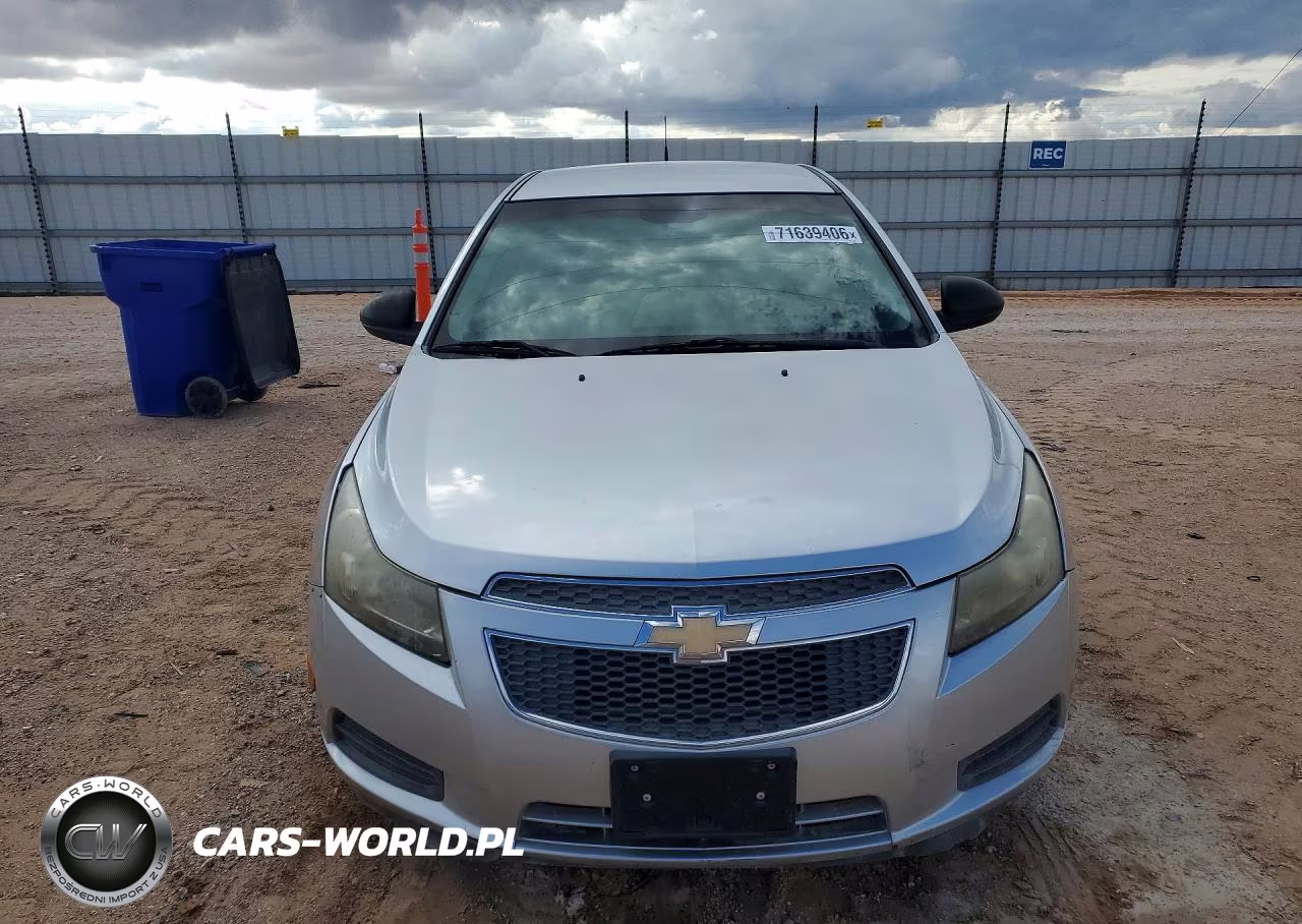 2011 Chevrolet Cruze Ls VIN:1G1PC5SHXB7273942 - 5