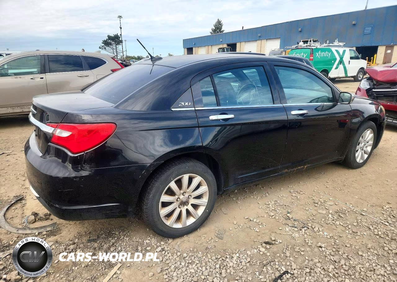 2014 Chrysler 200 Limited VIN:1C3CCBCG1EN158628 - 3