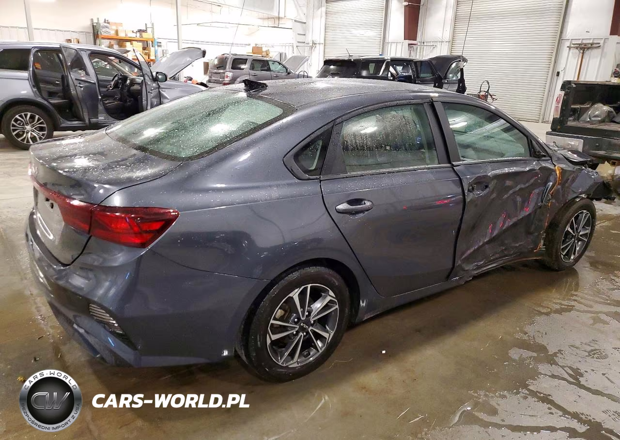2024 Kia Forte Lxs VIN:3KPF24AD0RE738754 - 3