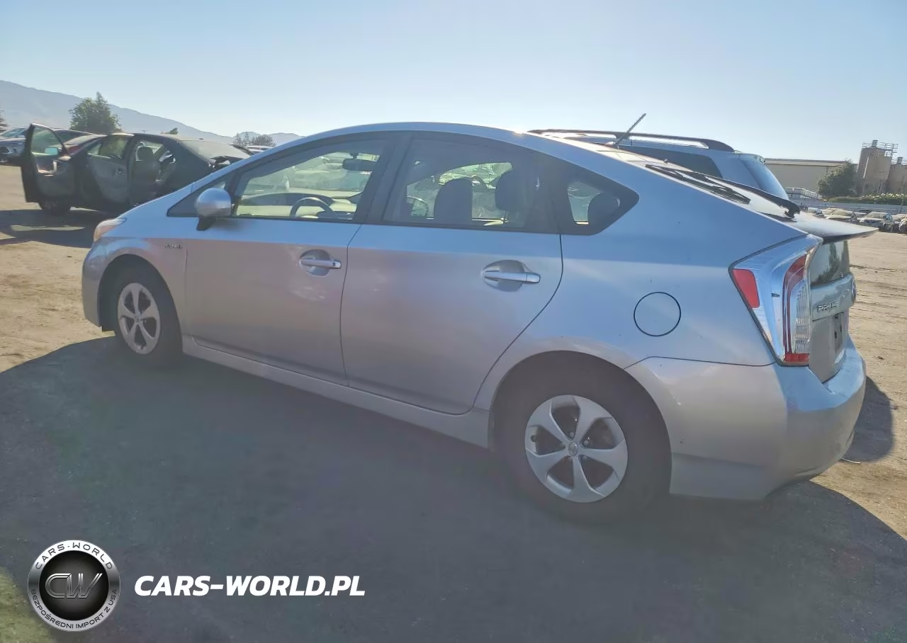 2015 Toyota Prius Two VIN:JTDKN3DUXF0457125 - 2