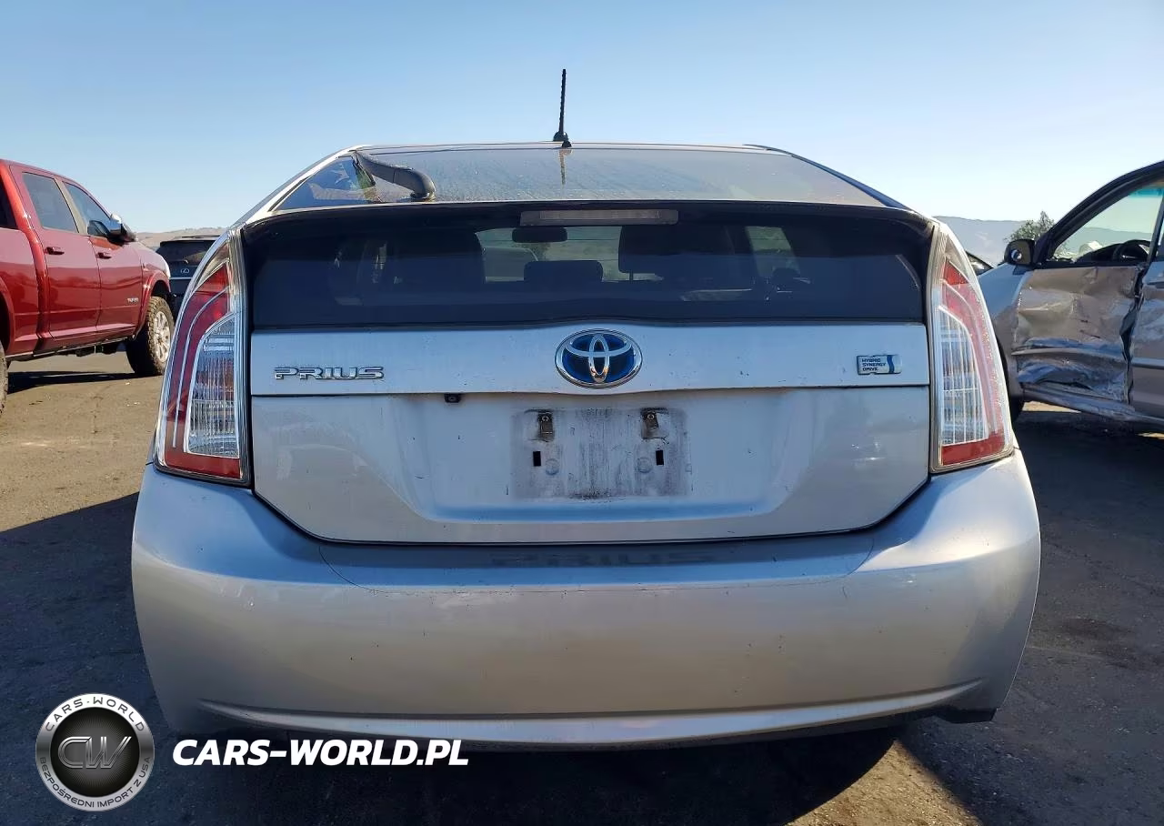 2015 Toyota Prius Two VIN:JTDKN3DUXF0457125 - 6