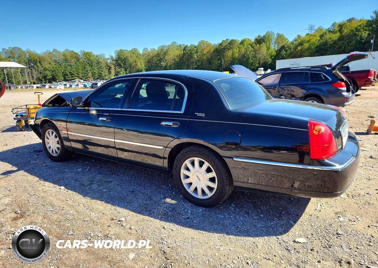 2011 Lincoln Town Car Signature Limited VIN:2LNBL8CV2BX760744 - 2