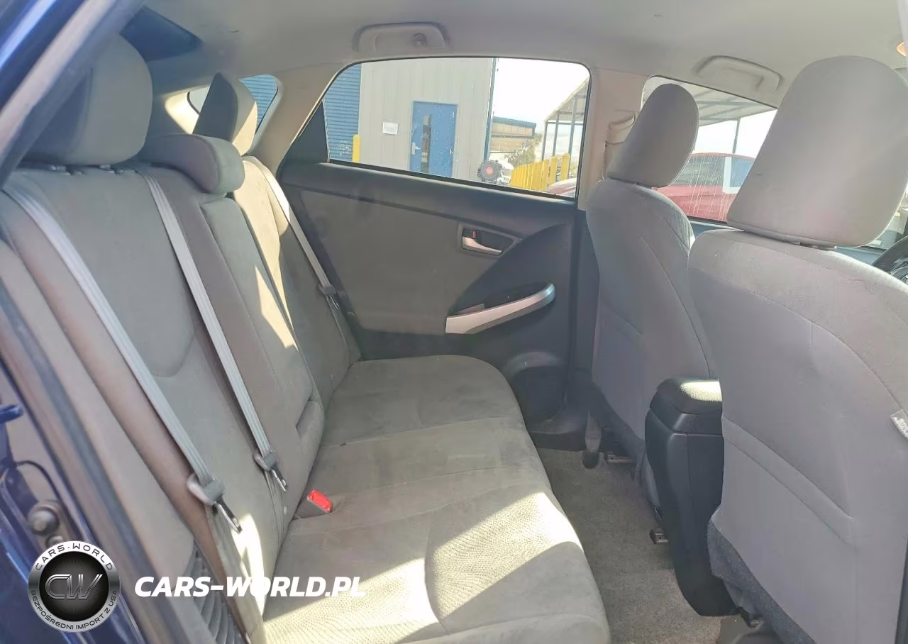 2015 Toyota Prius Two VIN:JTDKN3DU3F1934584 - 10